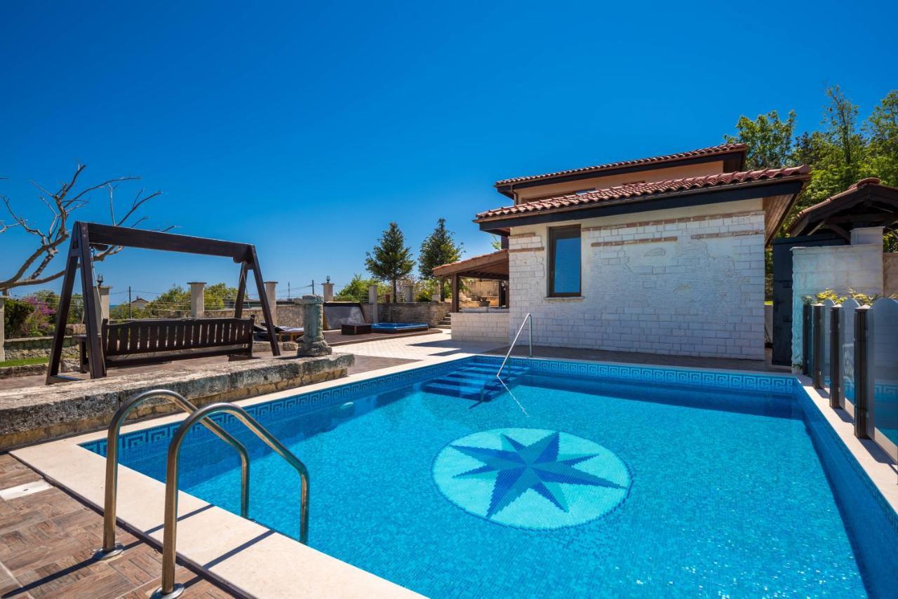 Villa Cook With Sea View - Heated Pool - At Balchik Ngoại thất bức ảnh
